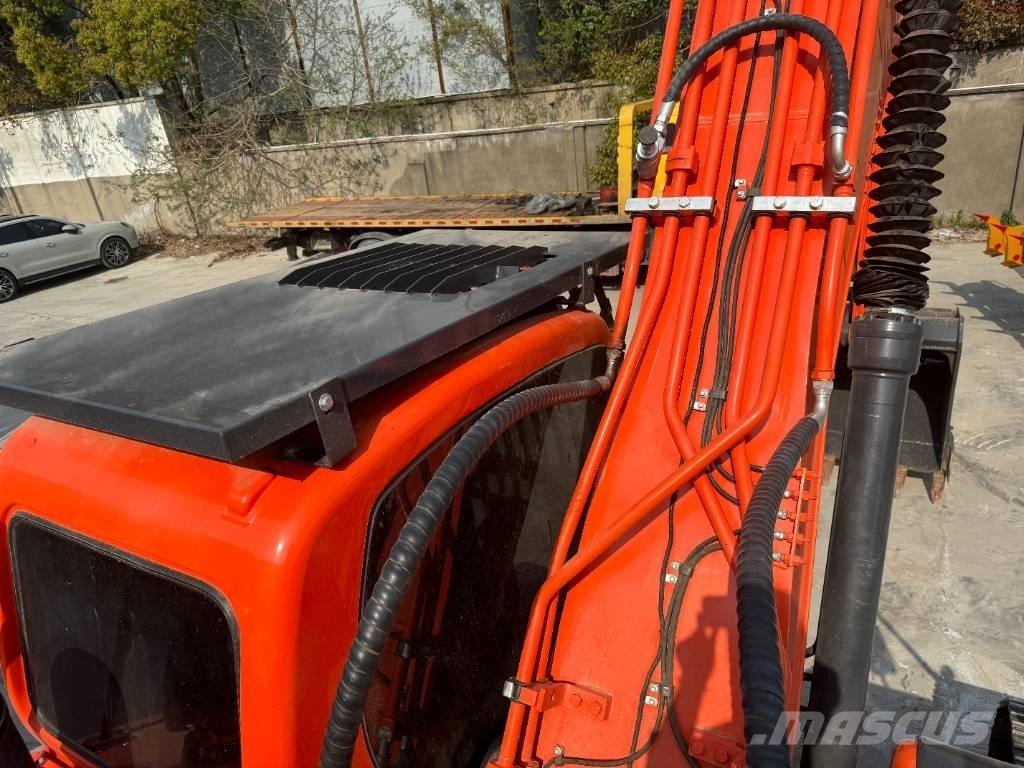 Doosan DX 225 LC Lánctalpas kotrók