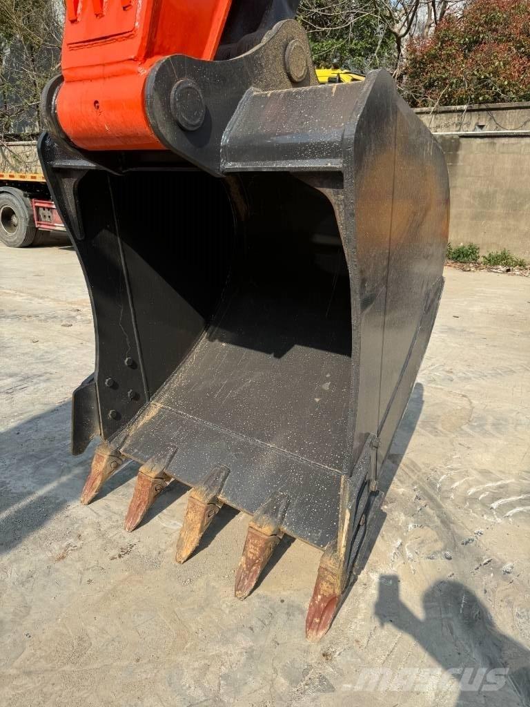 Doosan DX 225 LC Lánctalpas kotrók