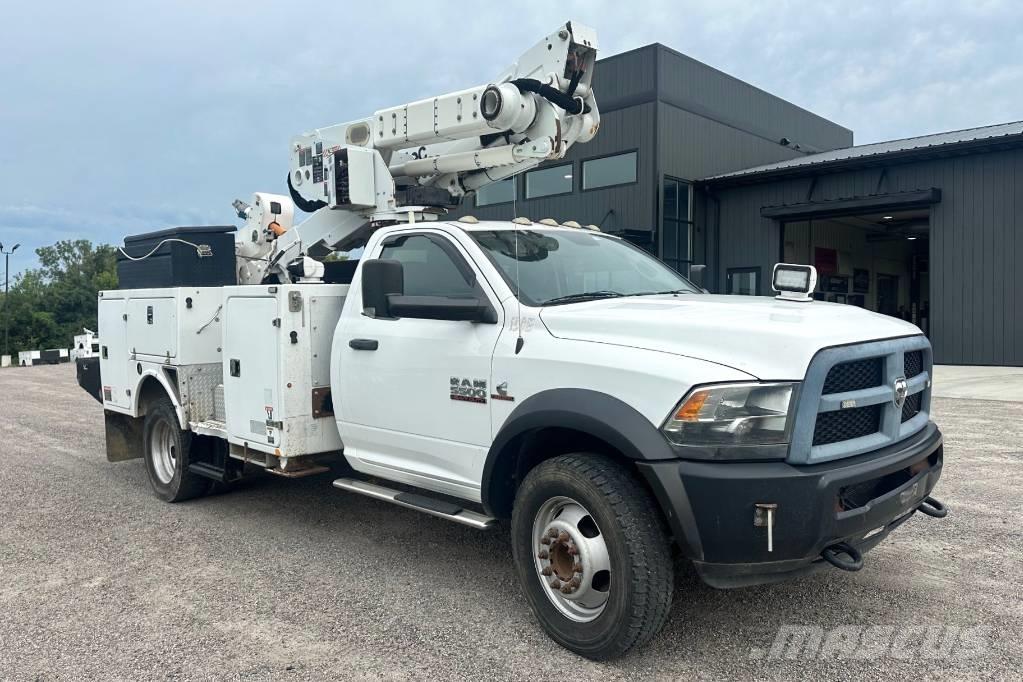 RAM 5500 TRADESMAN Teherautóra szerelt emelők és állványok