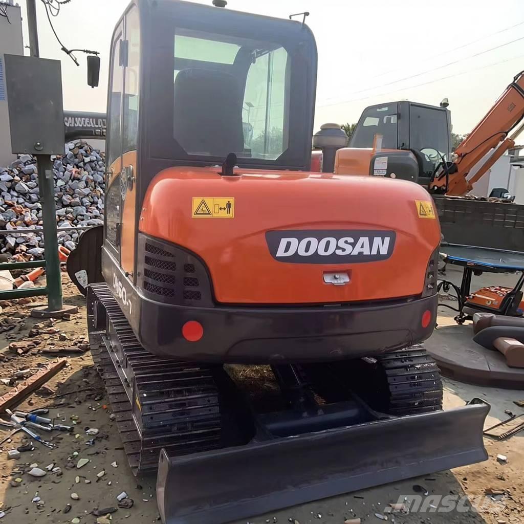 Doosan DH 60 Mini kotrók < 7t