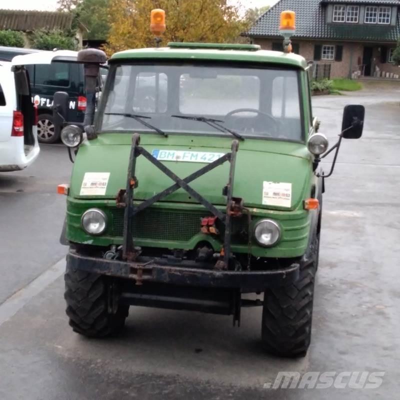 Mercedes-Benz U421 Traktorok