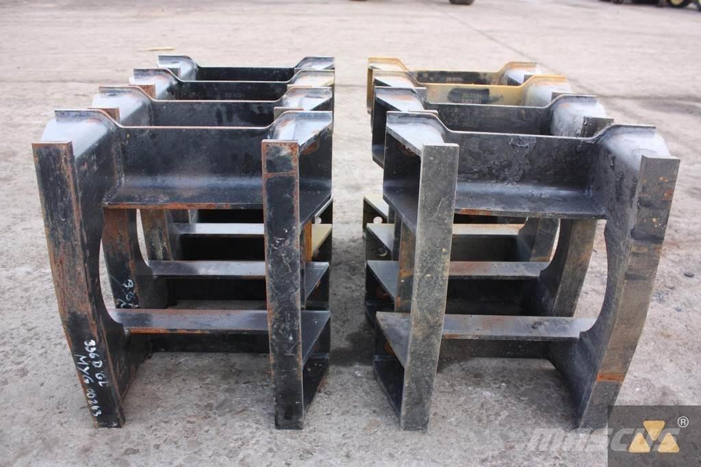 CAT Trackguards Gumiabroncsok, kerekek és felnik