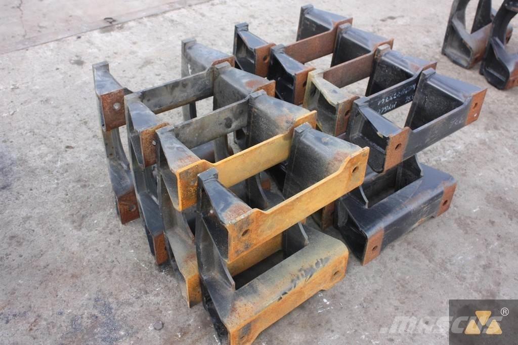 CAT Trackguards Gumiabroncsok, kerekek és felnik