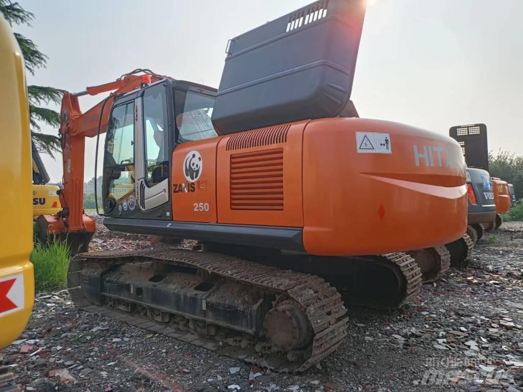 Hitachi ZX 250 LC Lánctalpas kotrók