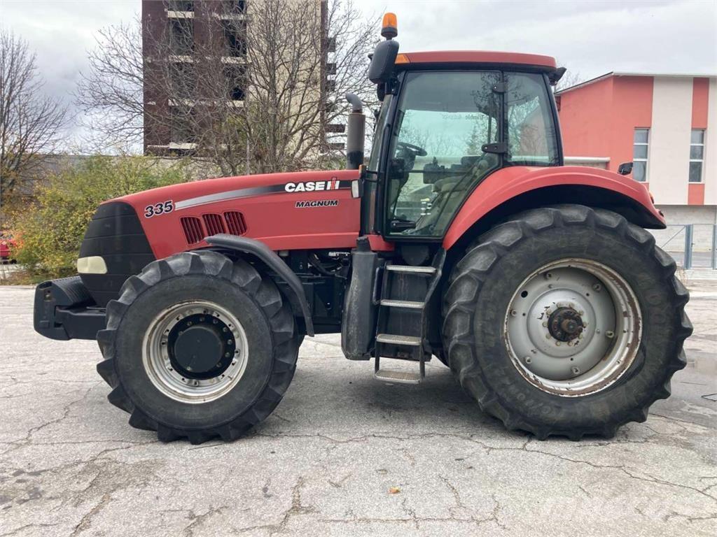 Case IH magnum 335 Traktorok