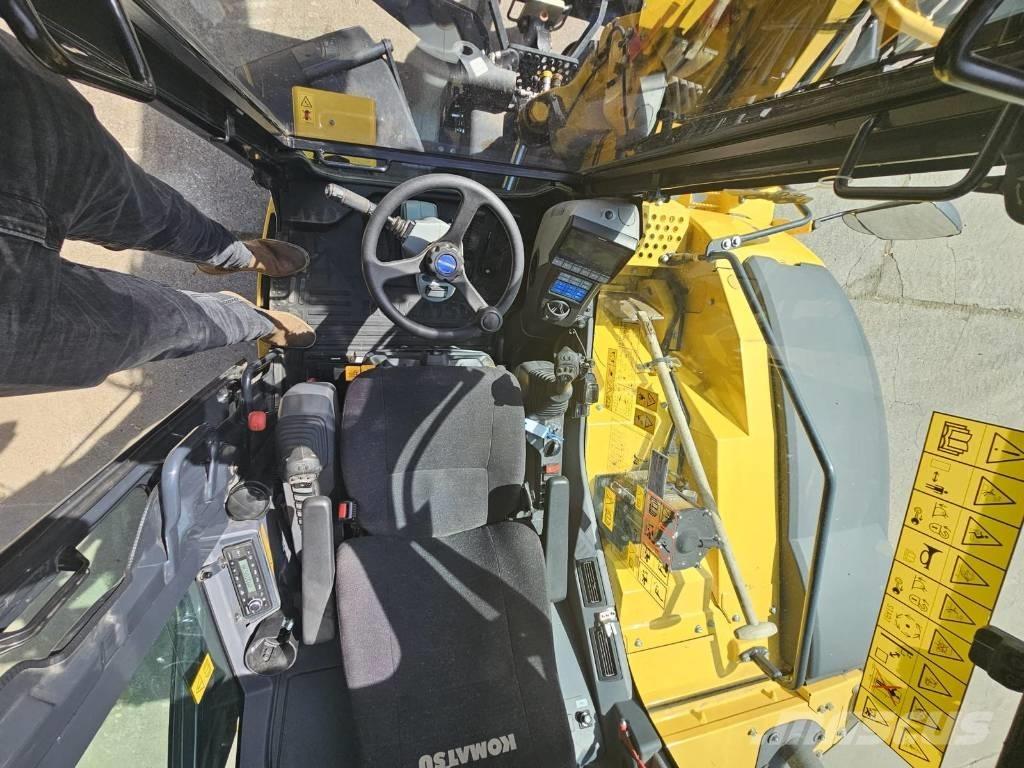 Komatsu PW 98 MR-11 Gumikerekes kotrók