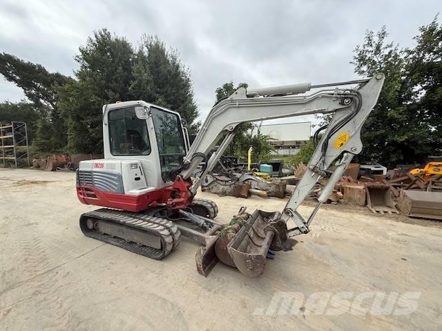 Takeuchi TB 235 Mini kotrók < 7t