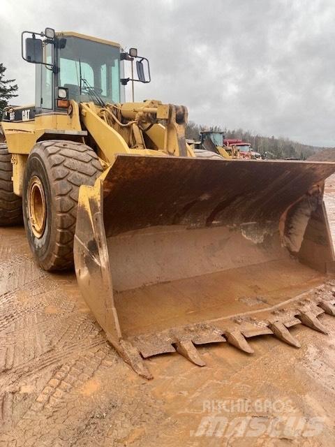 CAT 966 F II Gumikerekes homlokrakodók