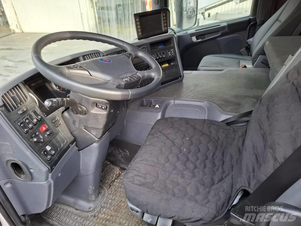 Palfinger P 750 Teherautóra szerelt emelők és állványok