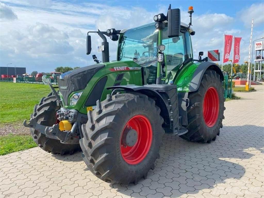 Fendt 724 PROFI+ Traktorok