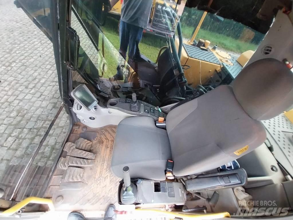 Volvo EC 220 DL Lánctalpas kotrók