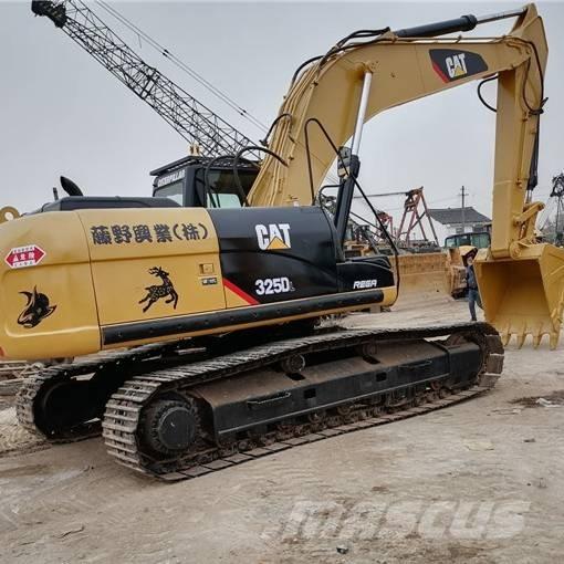 CAT 325 D L Lánctalpas kotrók