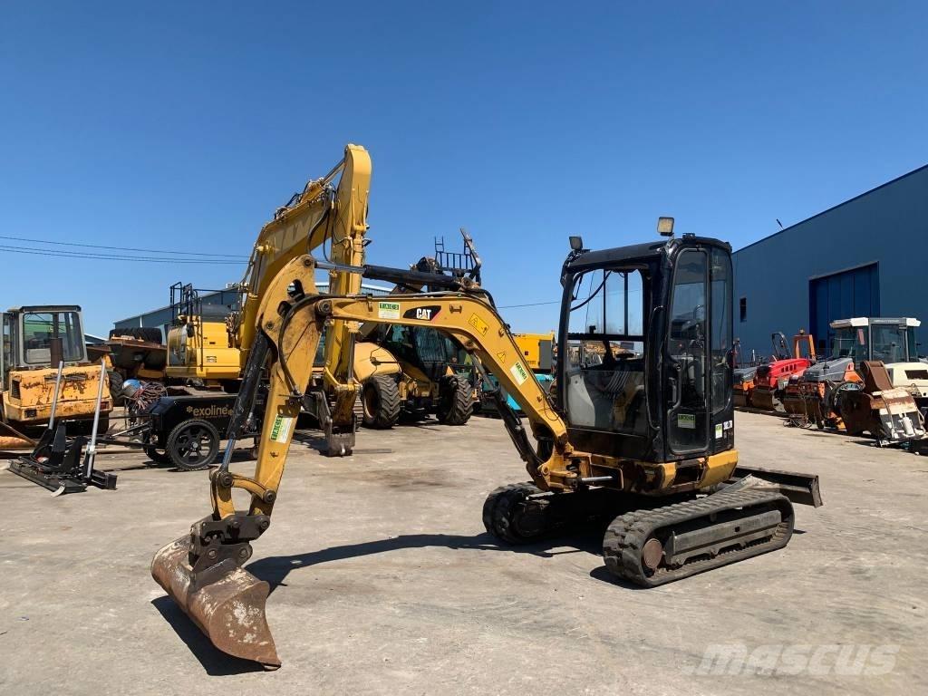 CAT 302.7 D CR Mini kotrók < 7t