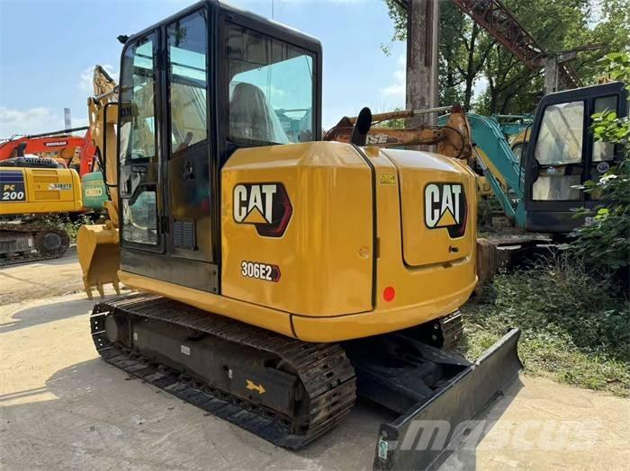 CAT 306 Mini kotrók < 7t