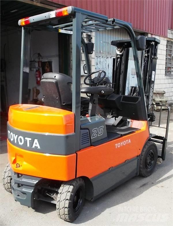Toyota 7 FBMF 25 Elektromos targoncák