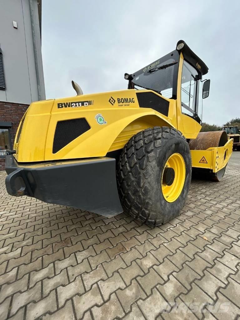 Bomag BW 211 D-5 Egydobos hengerek