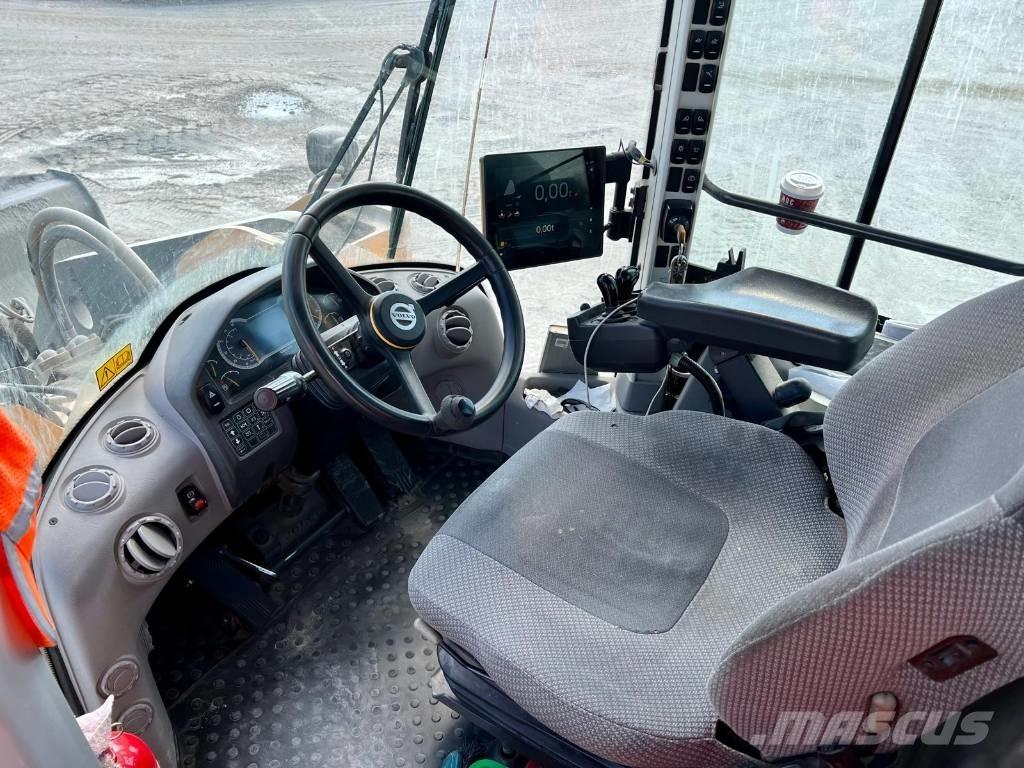 Volvo L 180 H Gumikerekes homlokrakodók