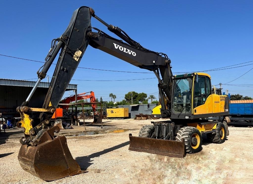 Volvo EW 180 C Gumikerekes kotrók