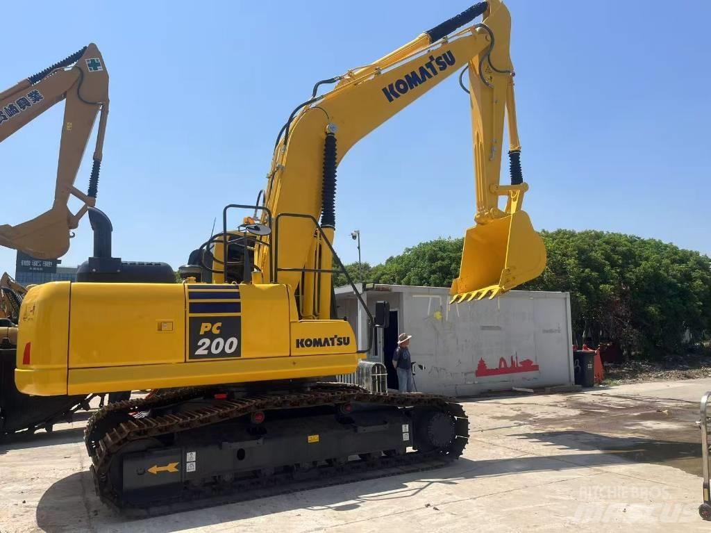 Komatsu PC 200 Lánctalpas kotrók