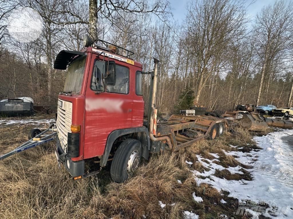Scania T 141 erdészeti gépszállító teherautók