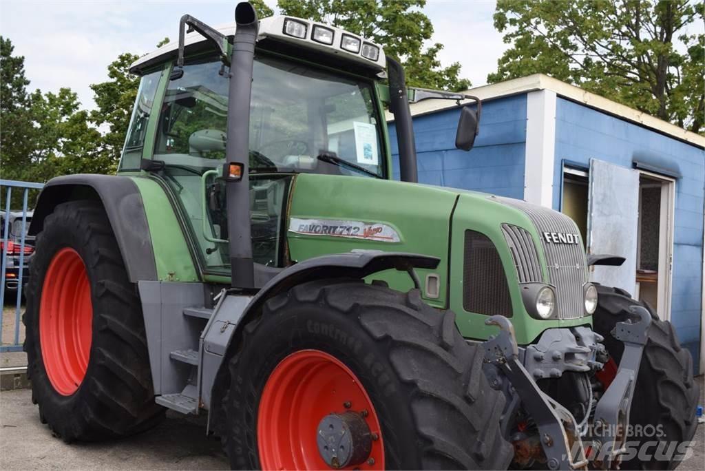 Fendt 712 Vario Traktorok