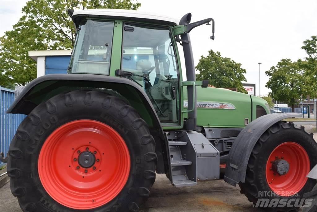 Fendt 712 Vario Traktorok