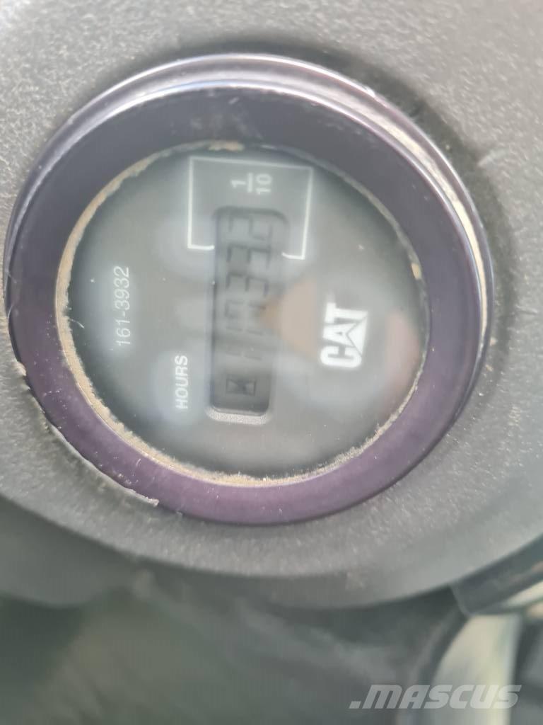 CAT 928 G Gumikerekes homlokrakodók
