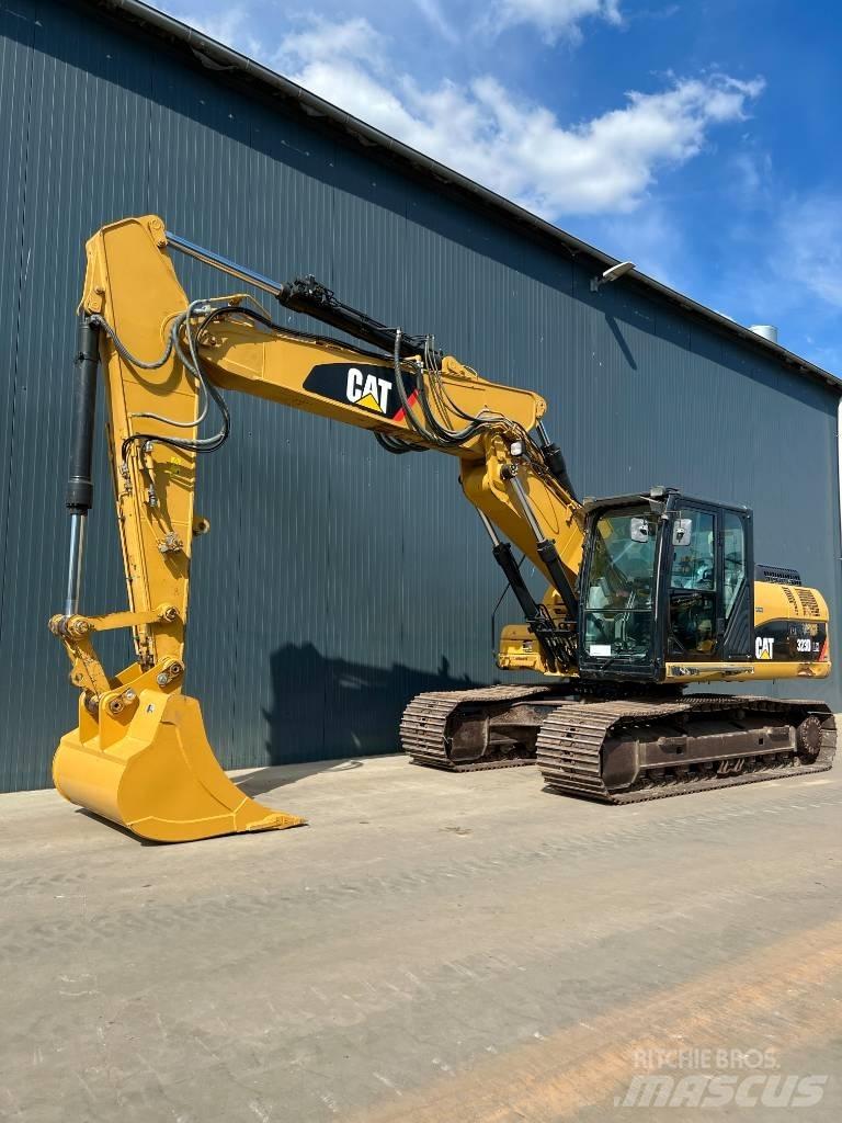 CAT 323D LN VA Lánctalpas kotrók