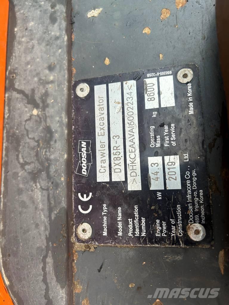 Doosan DX 85 R-3 Közepes (midi) kotrók 7 t - 12 t