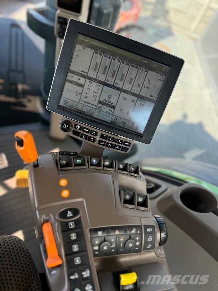 John Deere 8400 R Traktorok