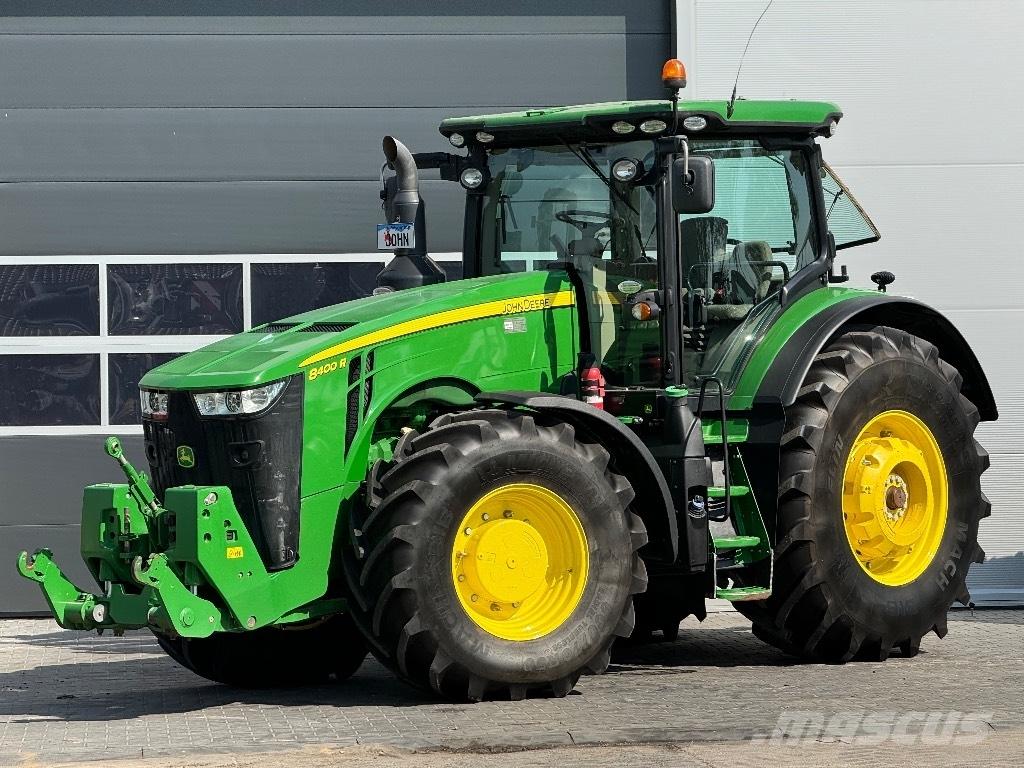 John Deere 8400 R Traktorok