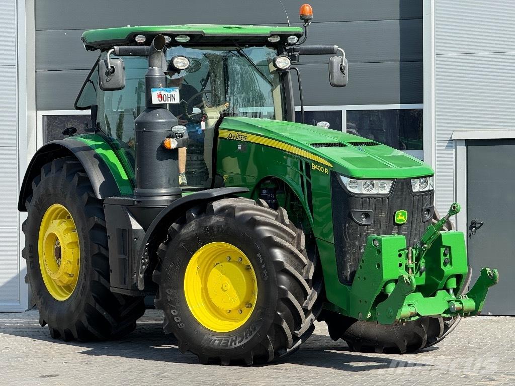 John Deere 8400 R Traktorok