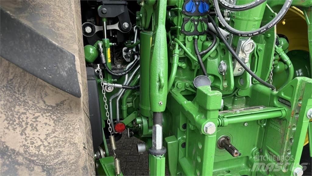 John Deere 6R215 Traktorok