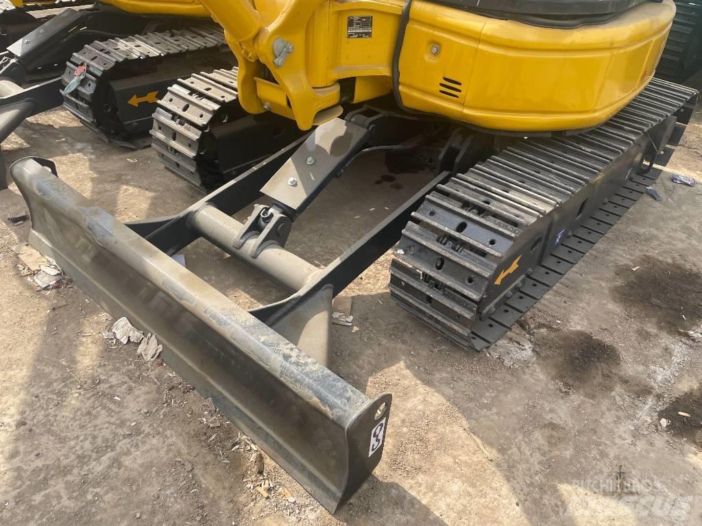 Komatsu PC 30 Mini kotrók < 7t
