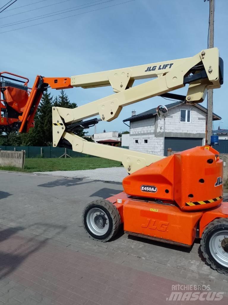 JLG E 450 AJ Karos emelők