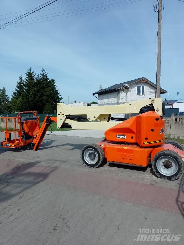 JLG E 450 AJ Karos emelők