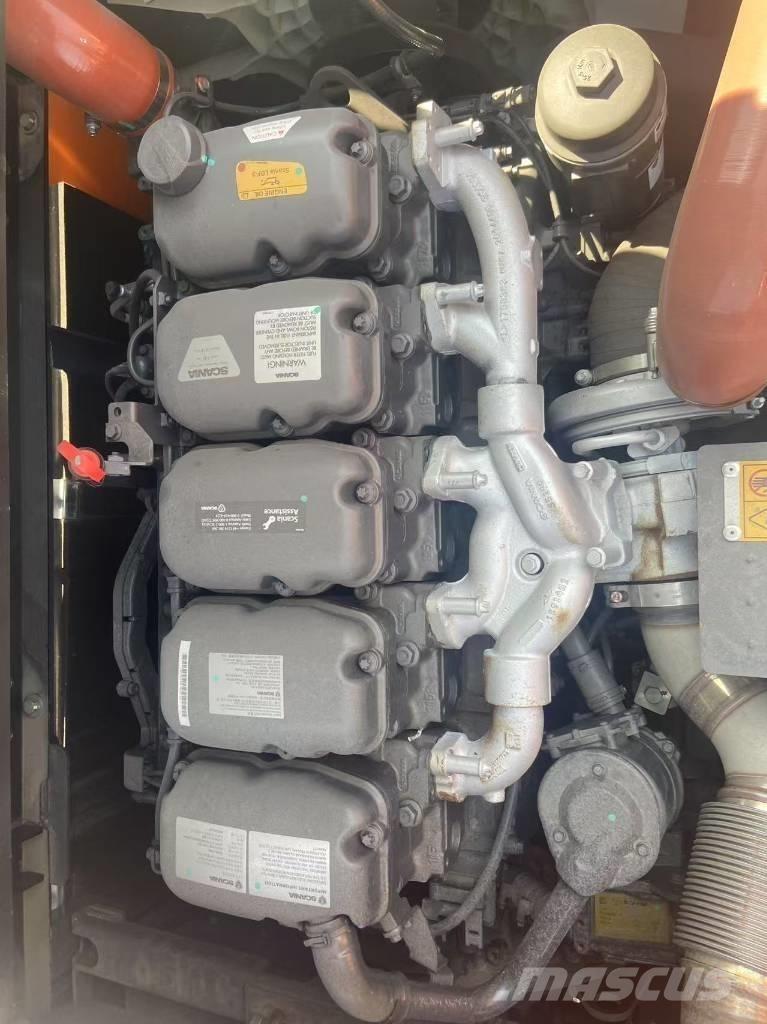 Develon DX 400 Lánctalpas kotrók