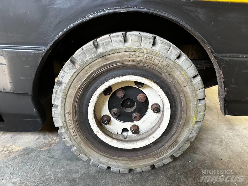 Yale MT70 Vontatótargonca