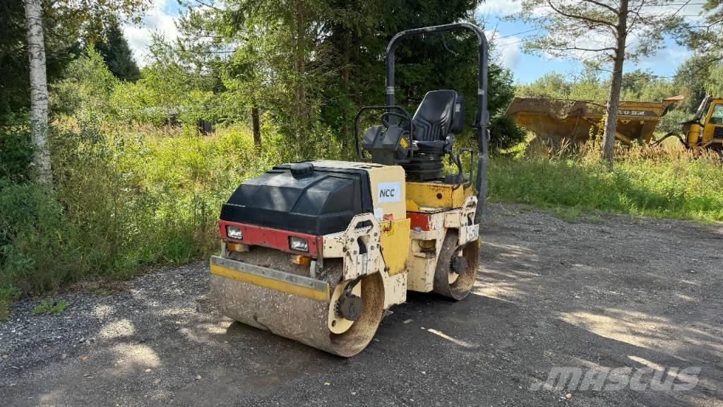 Dynapac CC 122 Ikerdobos hengerek
