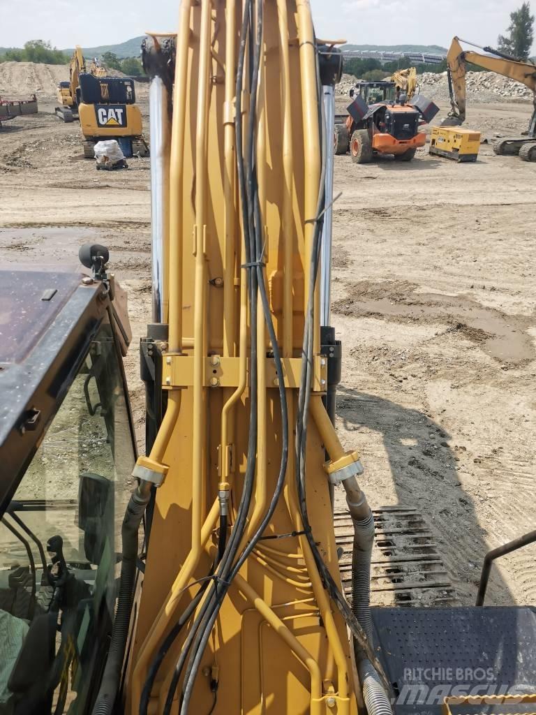 CAT 320 E Lánctalpas kotrók