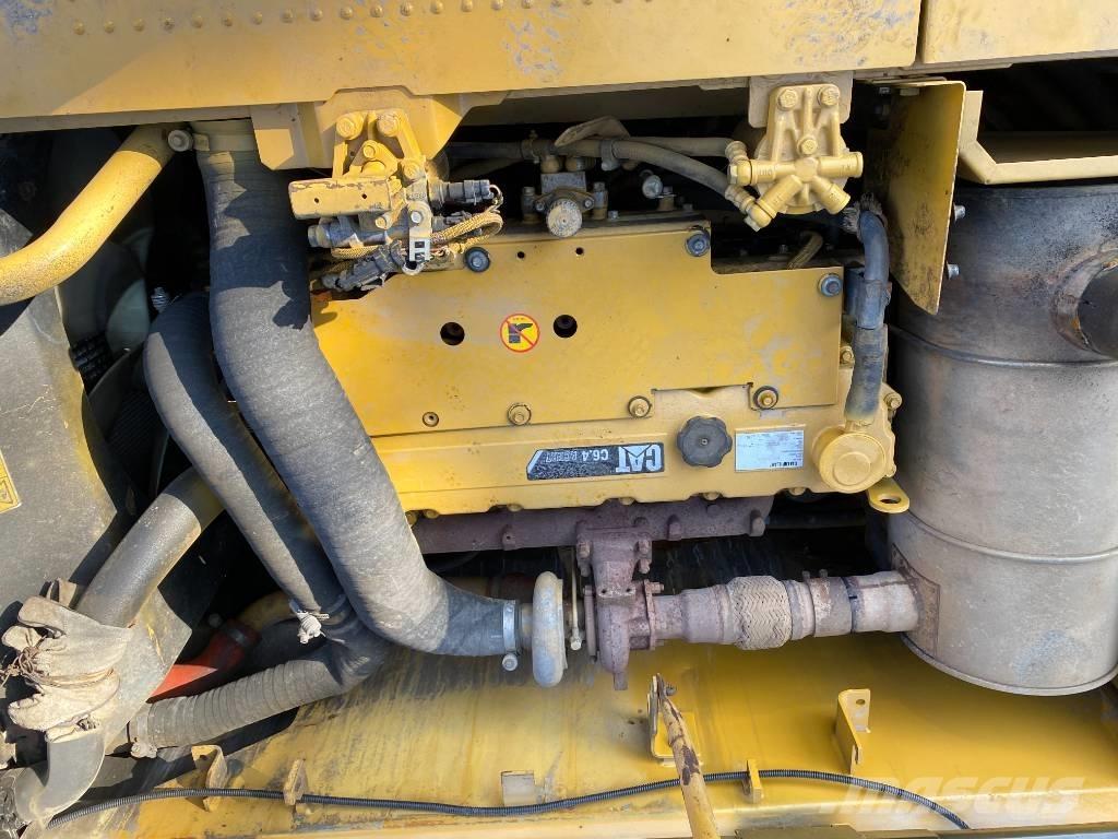 CAT 320 D Lánctalpas kotrók