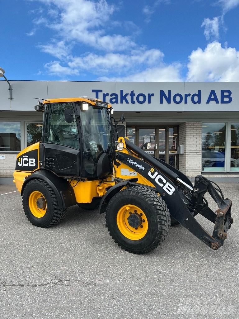 JCB 409 B 40km/h Gumikerekes homlokrakodók