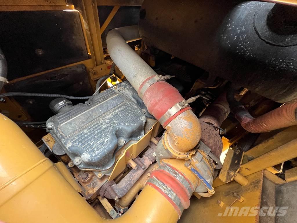 CAT 824H gumikerekes dózer