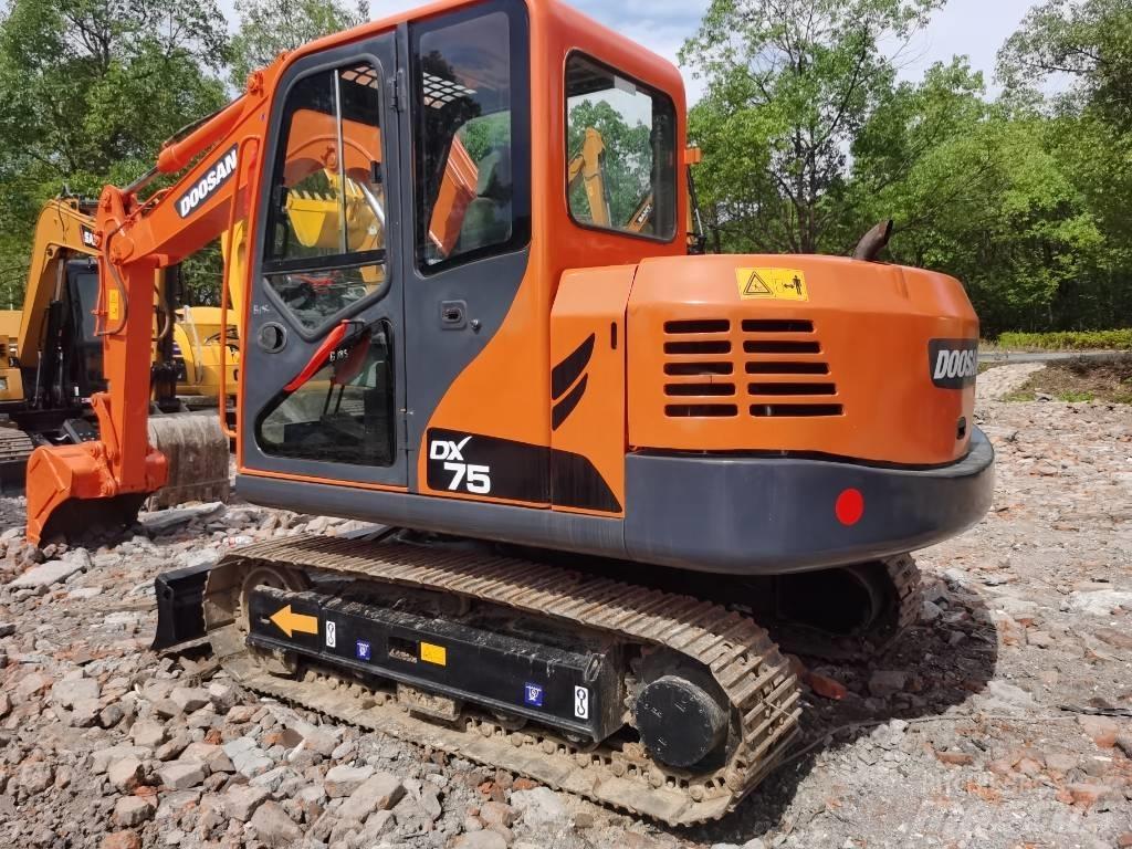 Doosan DX75 Közepes (midi) kotrók 7 t - 12 t
