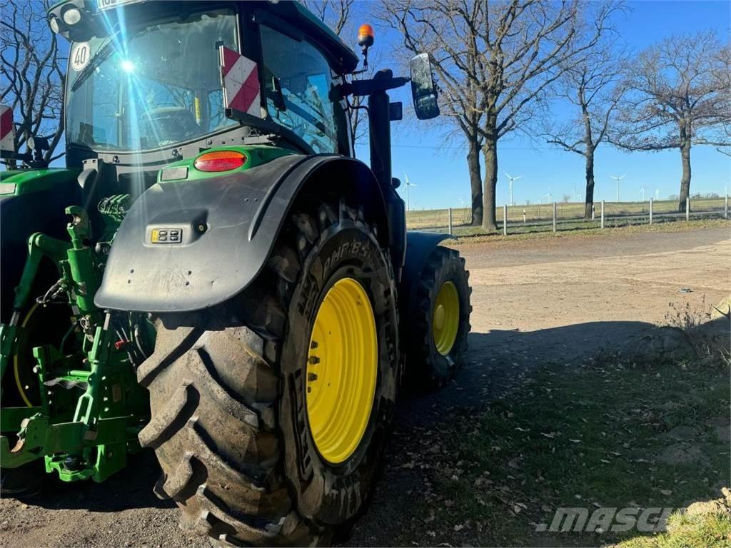 John Deere 6230R Traktorok
