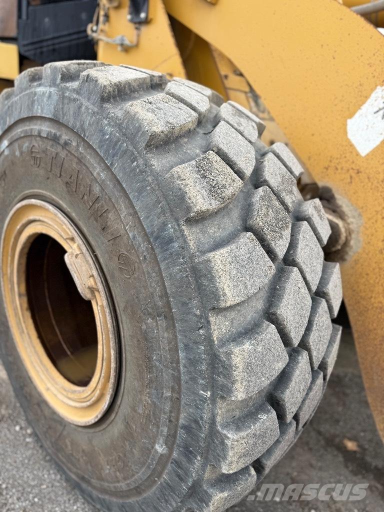 CAT 950 H Gumikerekes homlokrakodók