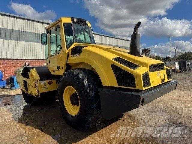 Bomag BW 213 D H-4 Egydobos hengerek