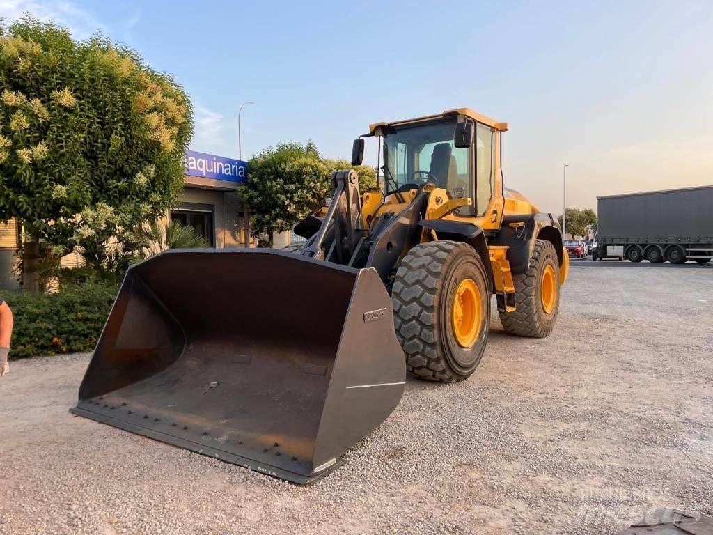 Volvo L120H Gumikerekes homlokrakodók