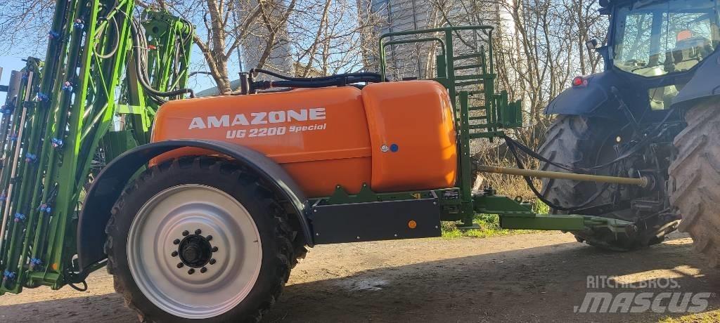 Amazone UG 2200 Vontatott trágyaszórók