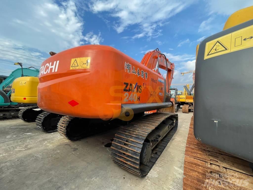 Hitachi ZX 240 Lánctalpas kotrók